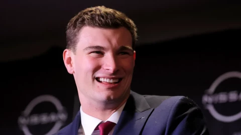 Fernando Mendoza quiere inspirar a latinos en el Rose Bowl