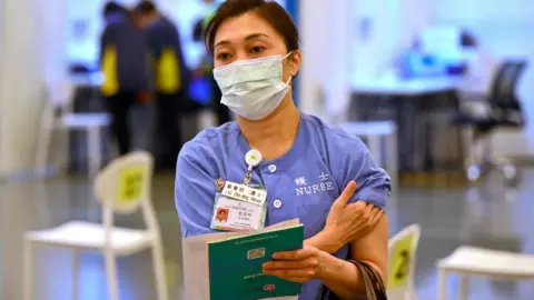 enfermera filipinas.jpg