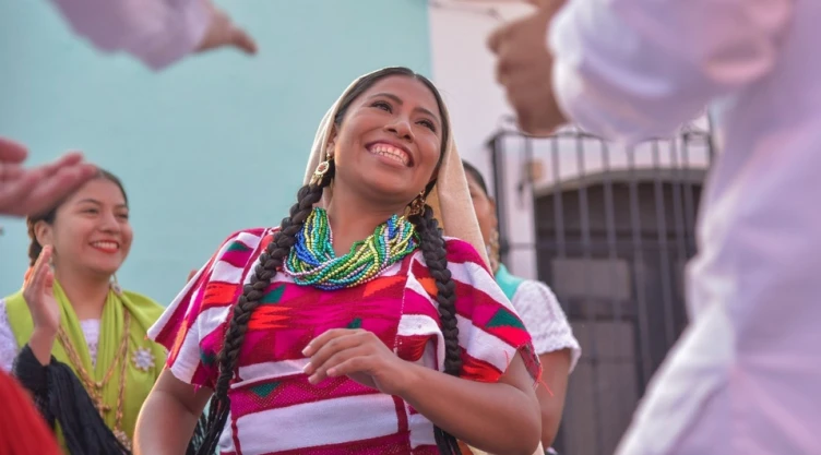 Yalitza Aparicio invitada especial de la Guelaguetza donde bailará