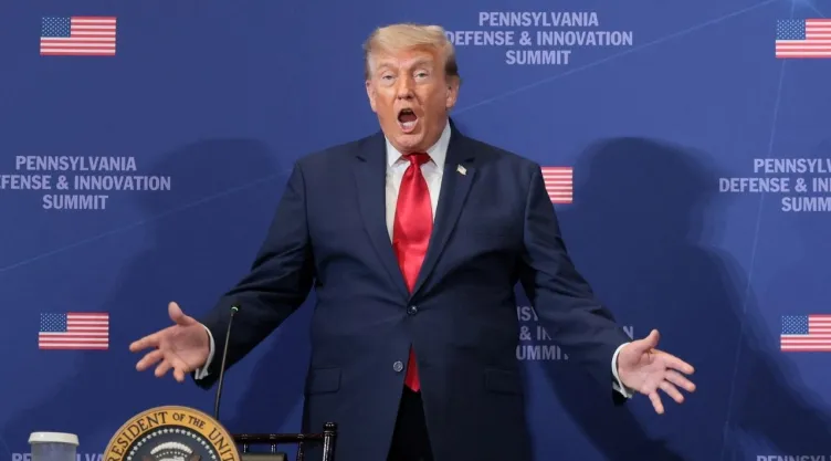 Donald Trump rechaza suspender los controles contra automóviles realizados ICE