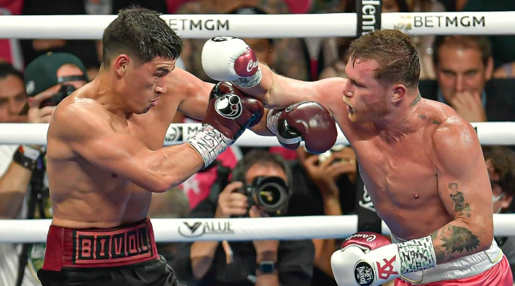 Saúl ‘Canelo’ Álvarez vs Dmitry Bivol