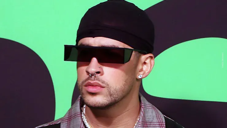 Joven vende su coche para comprar boletos de Bad Bunny; se agotan.
