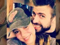 Shakira y Pique risa.jpg