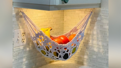 Cómo tejer una frutera o verdulero colgante a crochet para liberar espacio en la barra de tu cocina