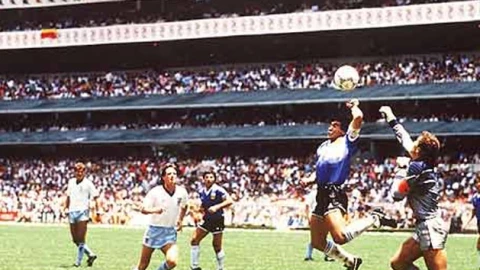 Uno de los esc&aacute;ndalos m&aacute;s sonados fue la Mano de Dios de Diego Armando Maradona en M&eacute;xico 1986