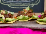 Tostadas de cerdo agridulce