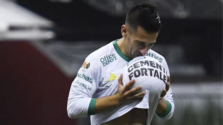 ¡El futbol está de luto! Muere Emilio Navarro Canales, hijo del exjugador del Club León, Fernando Navarro.jpg