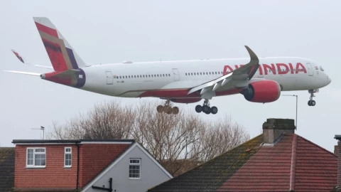 Vuelo de Air India se estrella 32 segundos después del despegue y dejó 261 muertes