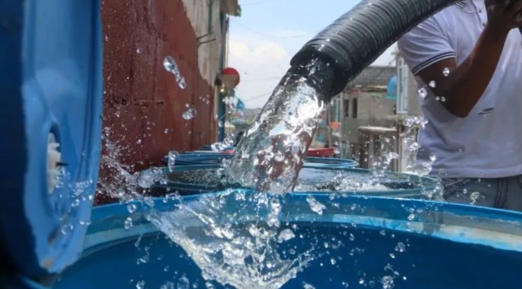 Corte de agua en Nuevo León: fuertes vientos e incendios vacían tanque