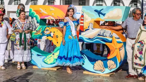 ¡Sigue la fiesta! Así fue el ‘Desfile de los cancunenses’ para celebrar el 55 Aniversario de Cancún (FOTOS)
