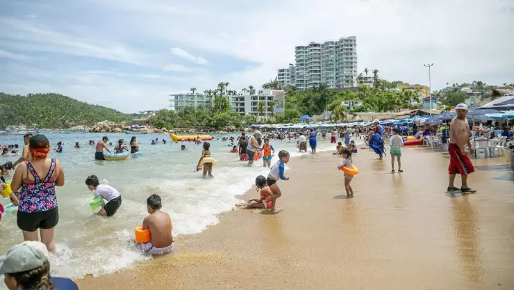 Guerrero vive un fin de semana de alta afluencia turística.jpg