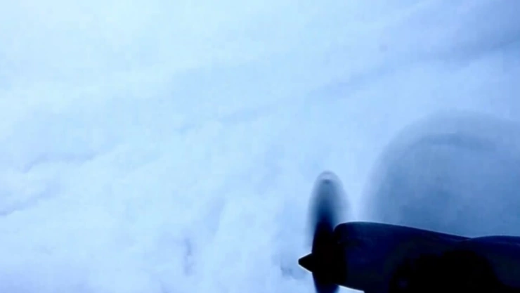 Avión capta el interior del ojo del huracán Beryl