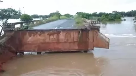 Puente dañado al sur de Veracruz