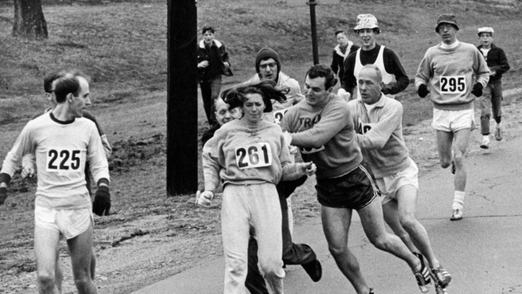 Kathrin Switzer corriendo el maratón de Boston de 1967