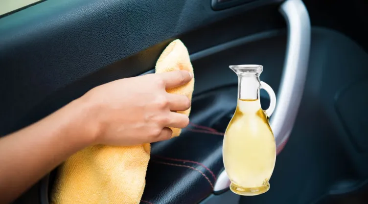 Poner vinagre en las puertas del coche en invierno: quiénes lo recomiendan y para qué sirve