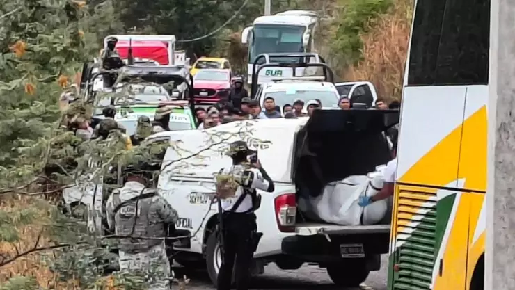 Dos autobuses chocan en la Tlapa-Puebla