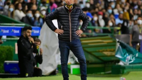 ariel holan entrenador leon.jpg