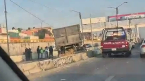 aparatoso accidente en el Periférico Ecológico hoy