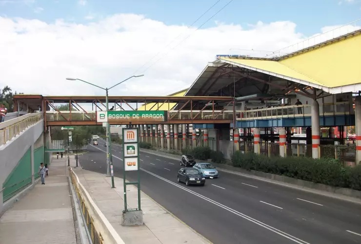 Muere al arrojarse a la vías de Bosques de Aragón del Metro CDMX