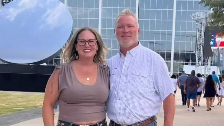 Mujer es atacada por tiburón