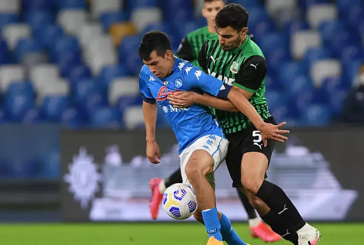 Hirving Lozano ante el Sassuolo