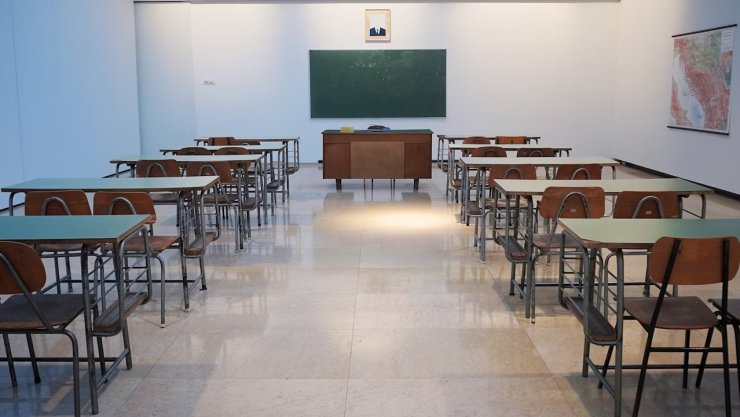Niña de 14 años entra armada a la escuela, le apuntó a compañero en la cabeza y dispara 3 veces 