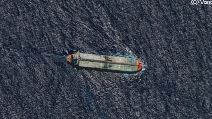 Imagen satelital que muestra al petrolero venezolano “Skipper” en el Caribe