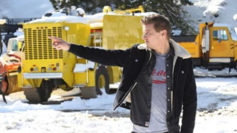 Jeremy Renner sufrió accidente