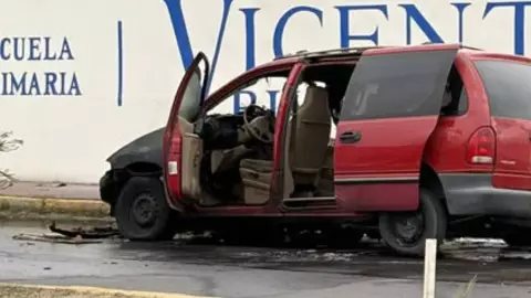 camioneta en Quintas Carolinas incendio