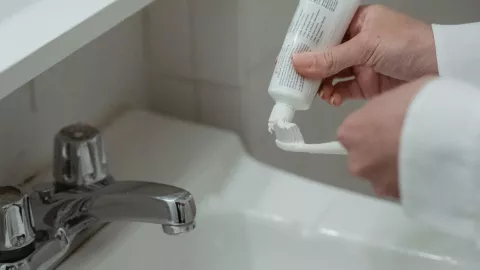 grave riesgo de no lavarse los dientes antes de dormir.jpg