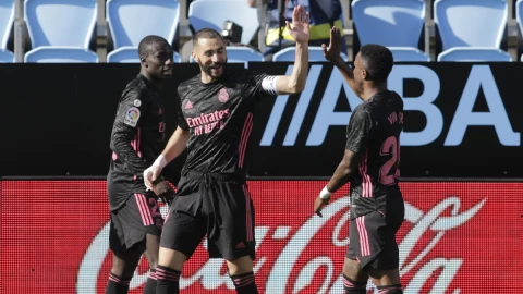 Benzema feste gol con Real Madrid