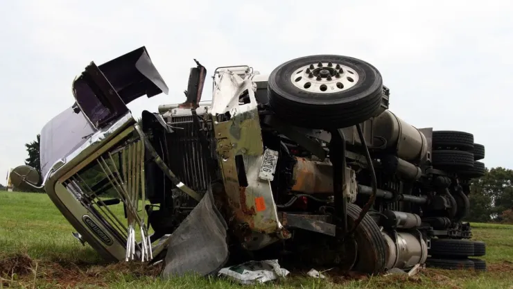 Un camión mata a 10 peatones y choca taxis en Kenia