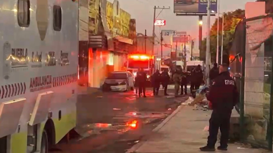 Incendio en avenida Nacional en Puebla hoy 18 de noviembre de 2025