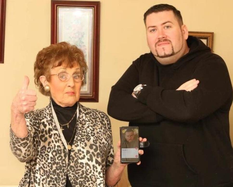 Scott Lefevre y su abuela Trina.jpg