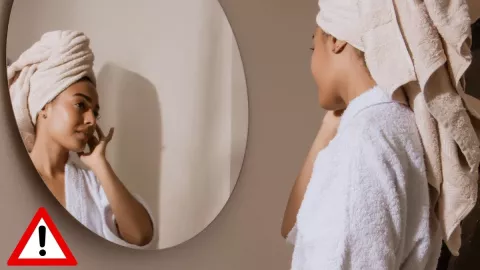 El Feng Shui advierte por qué no debes colocar un espejo frente a la puerta de tu baño.jpg