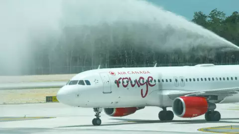 Llega el primer vuelo de Toronto a Aeropuerto de Tulum.jpg
