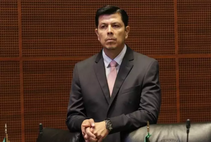 Senador de Morena pide ser llamado Checo Pérez en la Cámara de Senadores