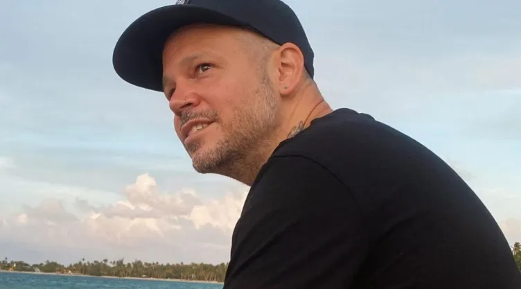 Residente publica reencuentro con Juanes tras polémica con J Balvin.