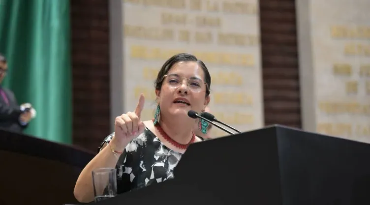 Morenista Xóchitl Zagal hace discurso de odio desde San Lázaro.
