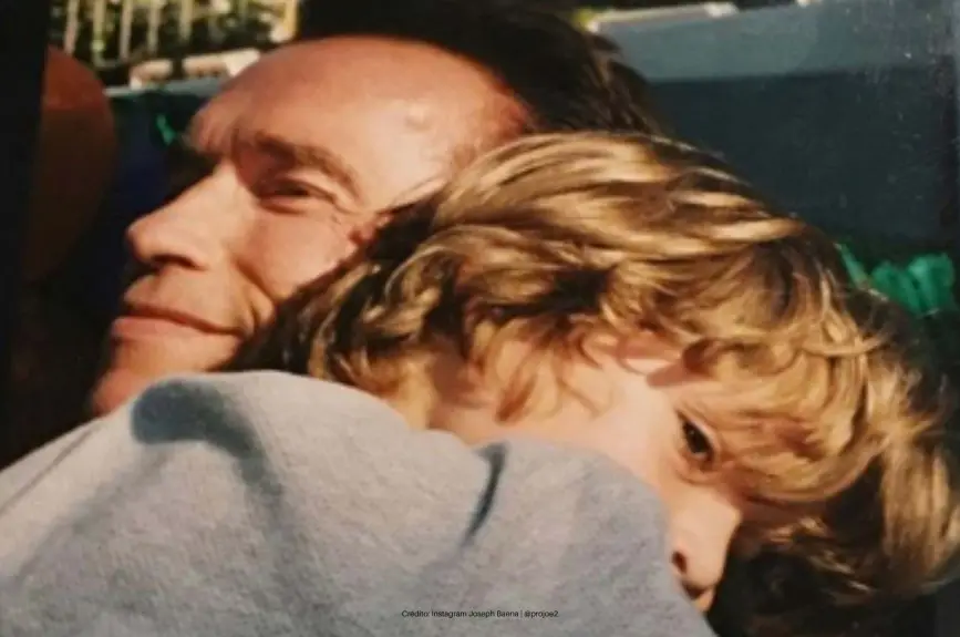 Arnold-Schwarzenegger-detective-en-el-kinder