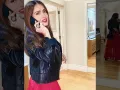 Salma hablando por telefono.jpg