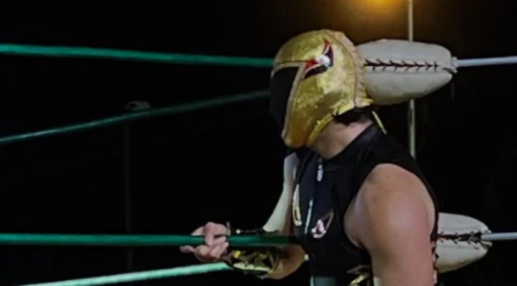 tinieblas-leyenda-lucha-libre-destroza-axiom-wwe-parecido-mascara.png