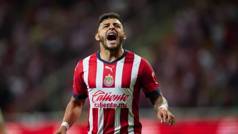 ¿Se queda? Chivas rechazó ofertas millonarias del extranjero por Alexis Vega