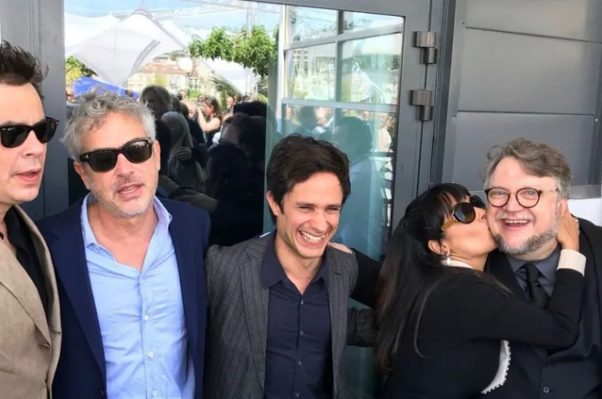 Cuaron, Gael Garcia y Guillermo felices.jpg