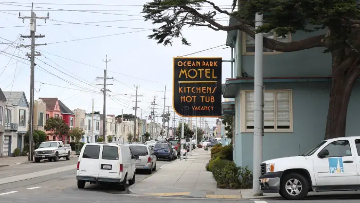 una imagen del edificio del Ocean Park Motel en San Francisco