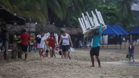 Instalan centros de acopio en CDMX por desastres del huracán “Otis” en Guerrero