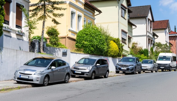 Multa por estacionar en la banqueta