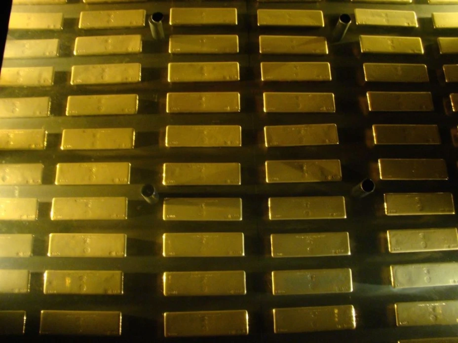 “El oro es dinero y nada más lo es”