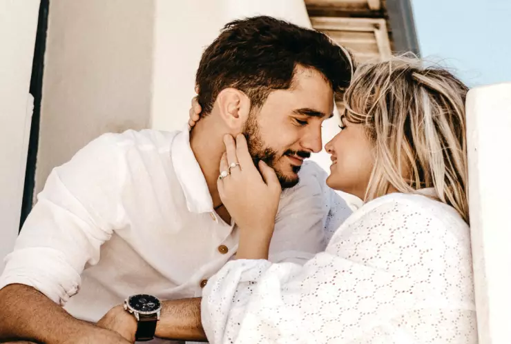 pareja descubre que son hermanos