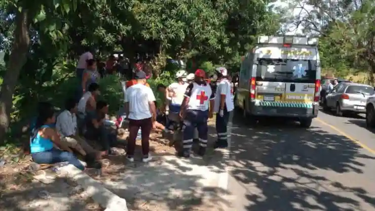 camion chiapas cae barranco.jpg